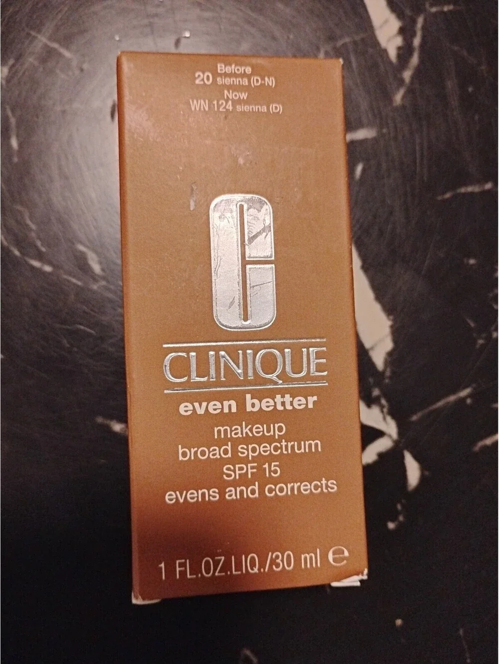 Clinique Even Better Makeup Evens 1oz/30mlWN 124-Sienna